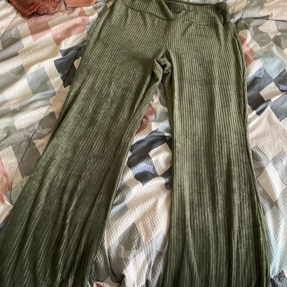 2 stretchy flare pants